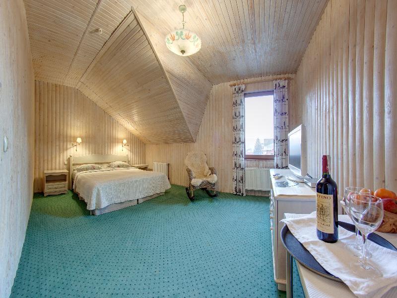 Lavanda Country Club Tatariv Dış mekan fotoğraf