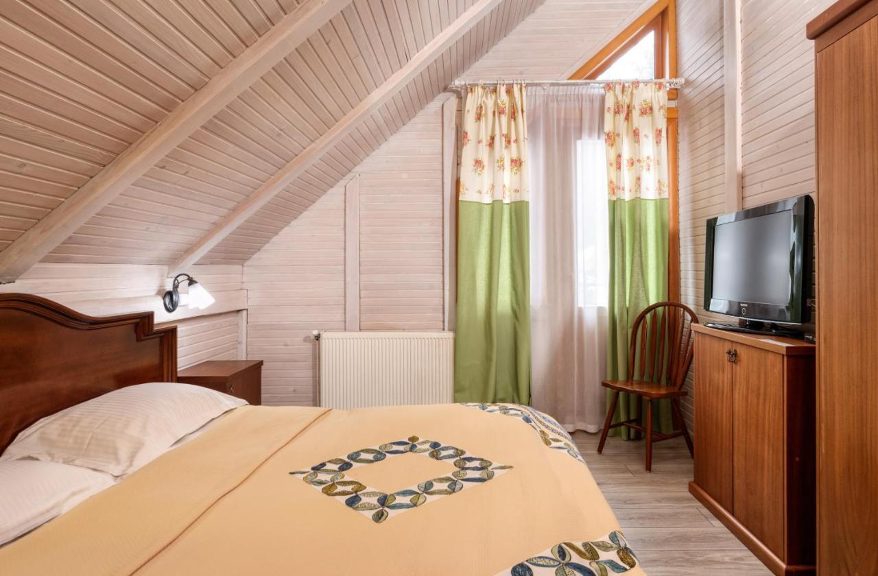 Lavanda Country Club Tatariv Dış mekan fotoğraf